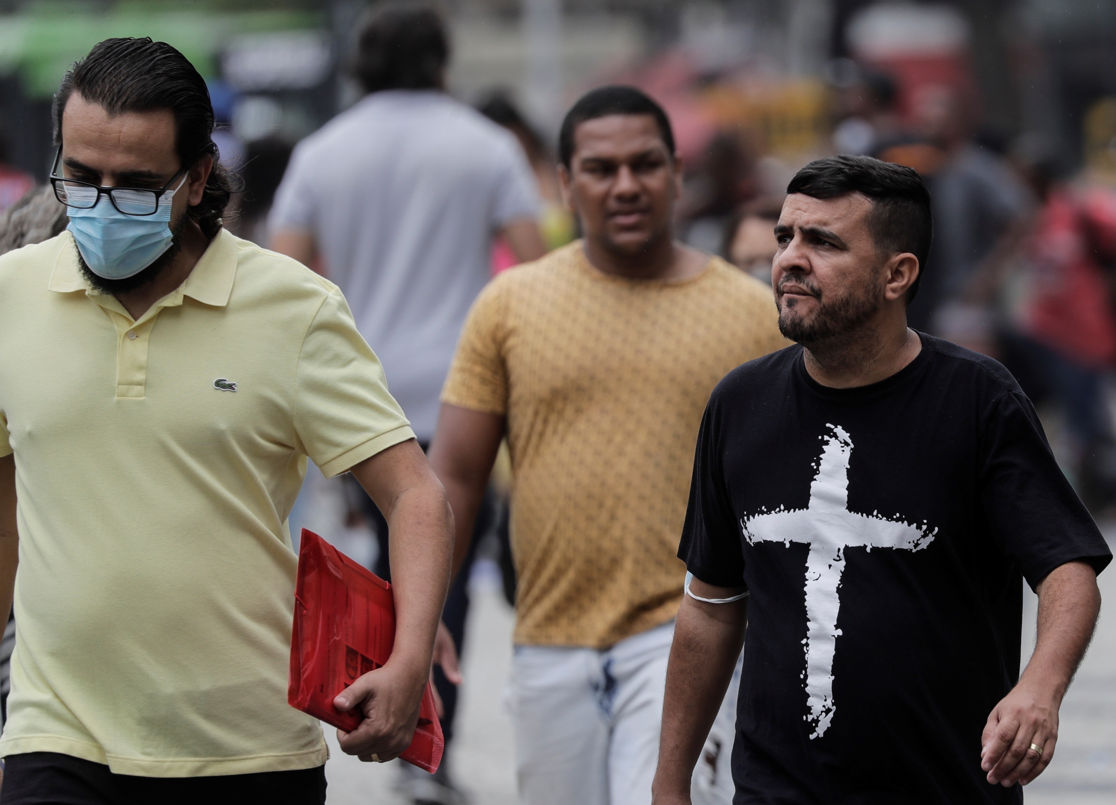 Río de Janeiro se libera de las mascarillas al aire libre
