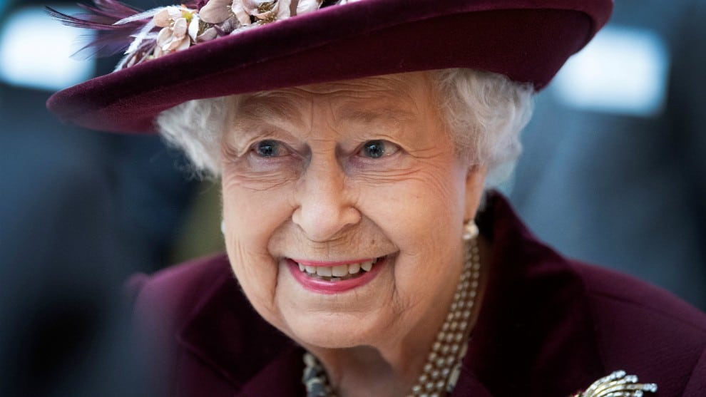 Reina Isabel II tomará descanso por consejo médico