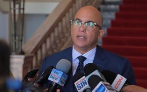 El director de Estrategia y Comunicación Gubernamental, Homero Figueroa, aclaró que el Gobierno no ha presentado alguna propuesta de reforma fiscal