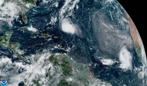 Sam producirá condiciones de tormenta tropical en las islas Bermudas