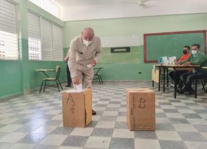 Juan Núñez ejerce su derecho al voto en elecciones de ADP