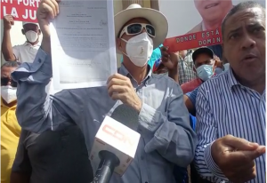 Artesanos y vendedores de La Altagracia protestan por desalojos