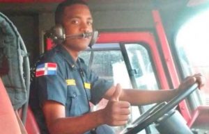 Abinader lamentó el incidente en el que fallecieron tres bomberos en la provincia La Vega, mientras intentaban sofocar un incendio
