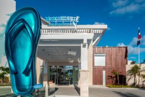 AKarisma Hotels & Resorts y Margaritaville abrieron oficialmente las puertas de su nuevo hotel cinco estrellas, Margaritaville Island Reserve Cap Cana