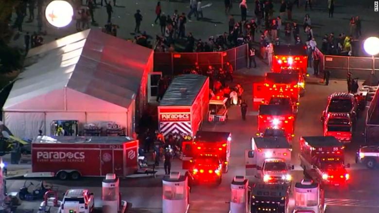 8 muertos y decenas de heridos en el Astroworld Festival en Houston