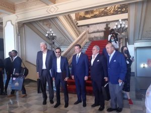 Cantante boricua Marc Anthony se reúne con el presidente Luis Abinader