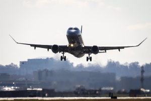 EEUU supera 2,3 MM de tráfico aéreo tras marcar el mínimo por pandemia