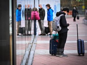 Países Bajos confirma 13 casos de Ómicron en pasajeros