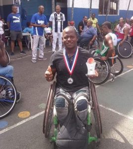 Deportista con discapacidad pide ayuda al gobierno para vivir dignamente