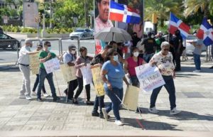 No videntes demandan reivindicaciones frente al Palacio Nacional