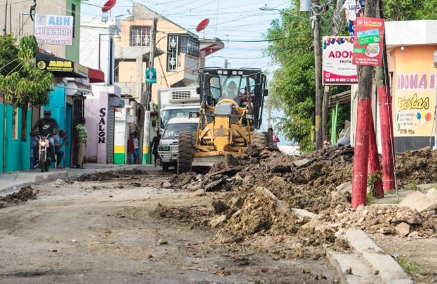 MOPC inicia trabajos de construcción de calles y contenes de Villa Mella
