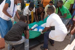 Sube a 75 el número de muertos por la explosión de un camión en Haití