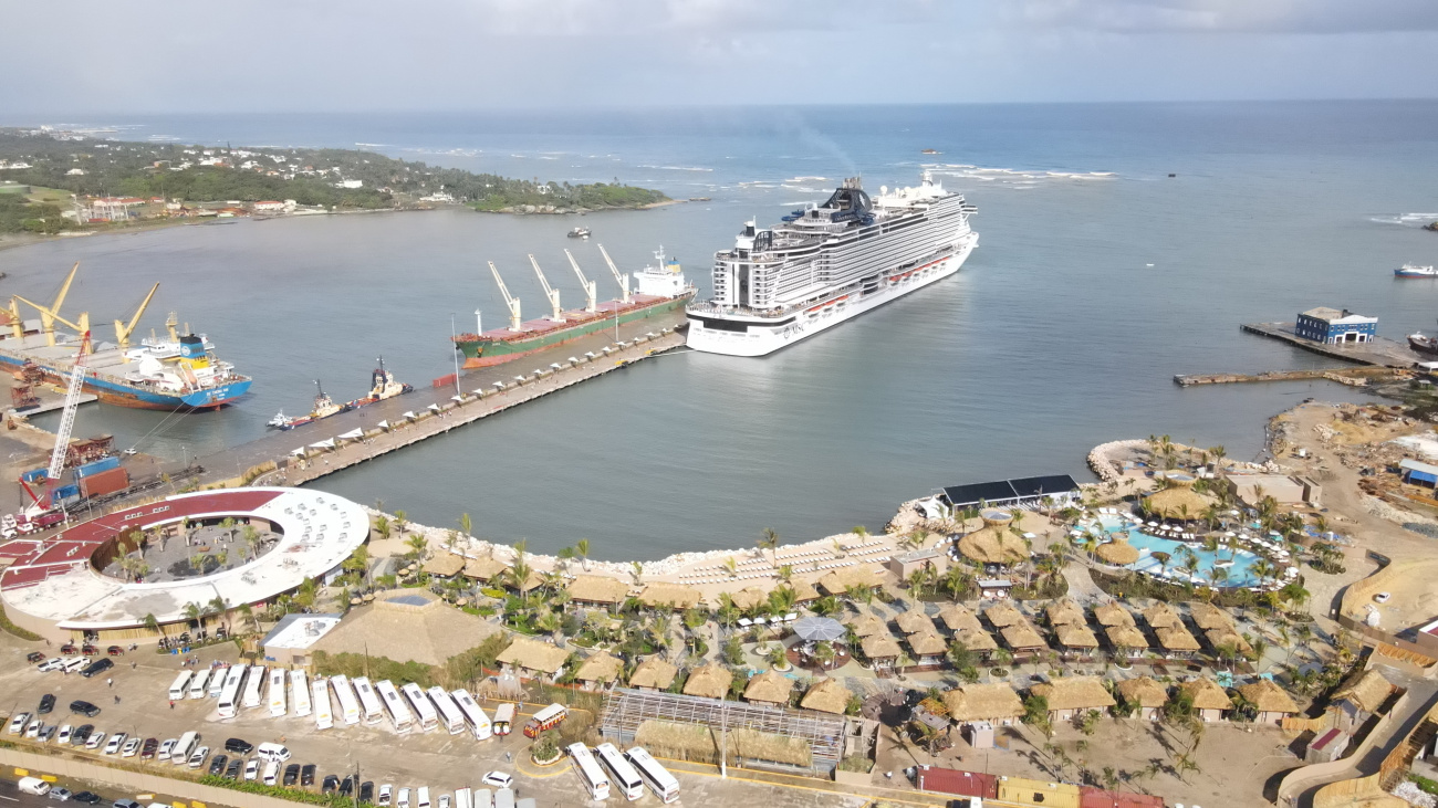 Provincia Puerto Plata recibe uno de los cruceros más grande del mundo
