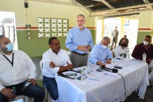 Gobierno presenta soluciones a demandas sobre presa de Guayubín
