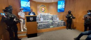 DNCD y Armada incautan 850 paquetes de cocaína en costas Boca Chica