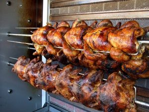 Se activa venta de cerdo y pollo asado previo a fiestas navideñas