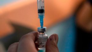 FDA autoriza dosis para quienes no pueden recibir vacuna COVID-19