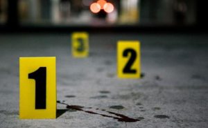Asesinan a tiros a cuatro hombres en negocio en Puerto Rico