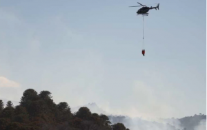 Dos muertos tras caída helicóptero que combatía incendio en Argentina