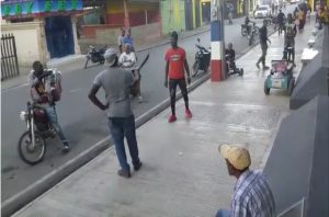 Dos nacionales haitianos se enfrentan con machetes en Dajabón