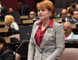 Auditoria de CC revela irregularidades en fundación de Lucía Medina