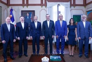 Claro Dominicana lanza en Palacio Nacional 1era. y única Red Móvil 5G