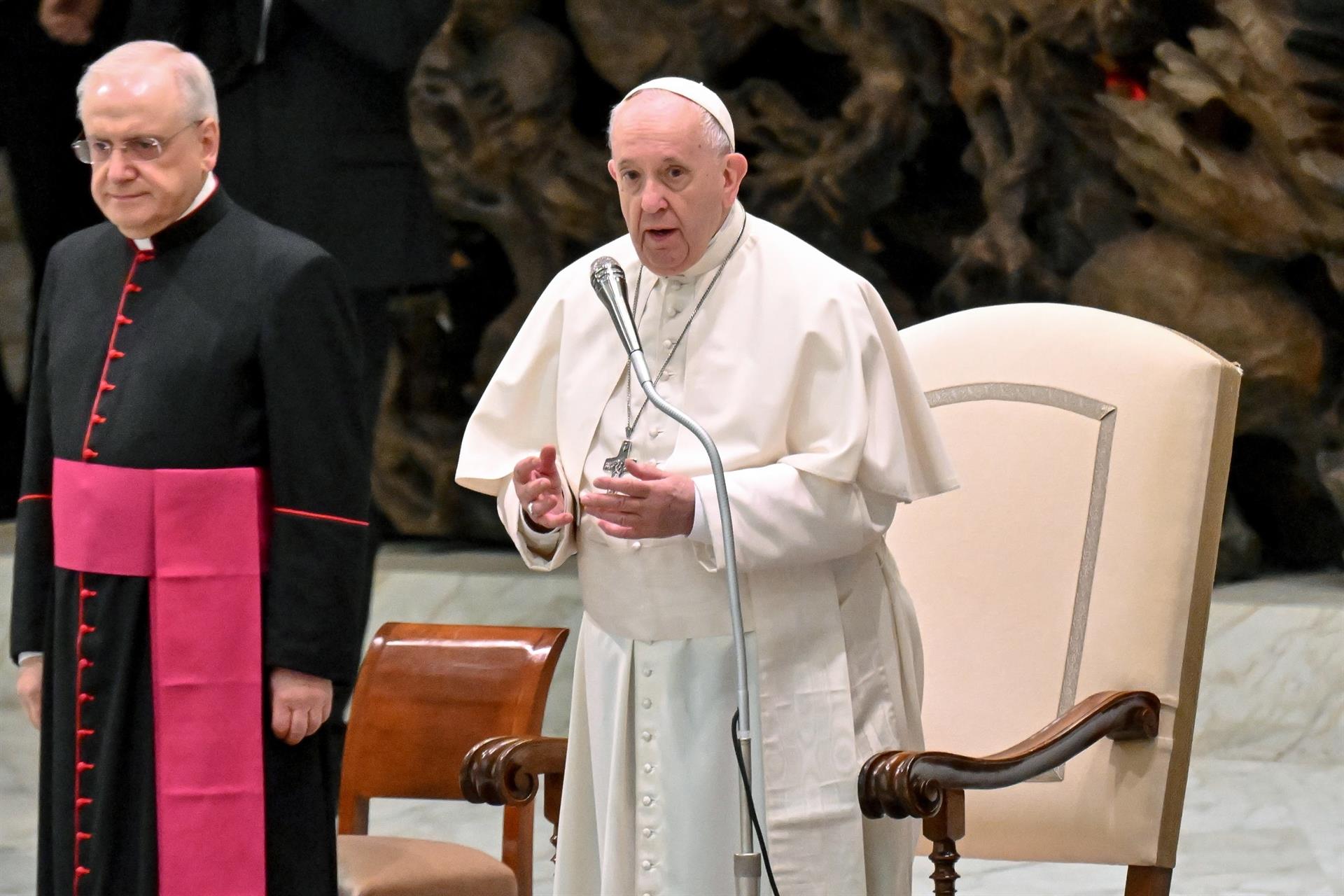 El papa pide "no condenar" a hijos con diferente orientación sexual
