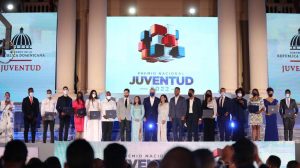 Entregan Premio Nacional de la Juventud a ingeniera Scarlin Hernández