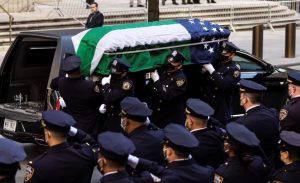 Dan último adiós Policía dominicano muerto en Nueva York