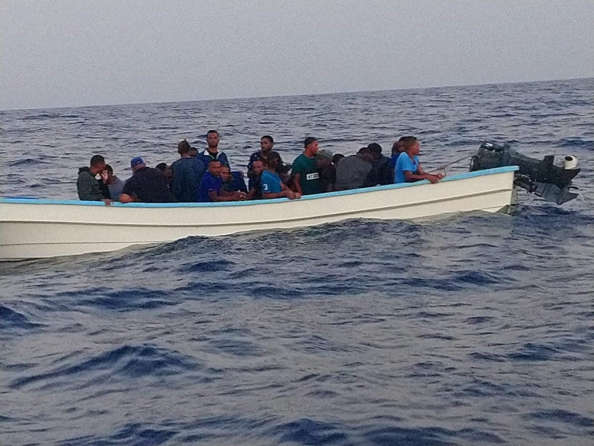 Detienen dominicanos y haitianos que intentaban llegar a Puerto Rico