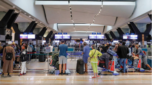 OMS exhorta suprimir restricciones COVID para viajes internacionales