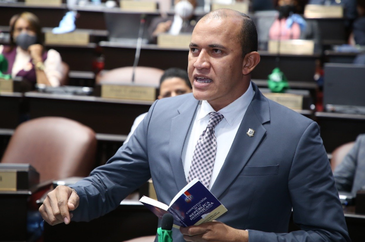 Diputado Frank Ramírez favorece modificación de estatutos del PRM