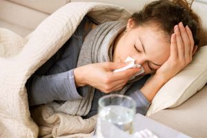 ¿Cómo saber si padece un resfriado, gripe o el COVID-19?