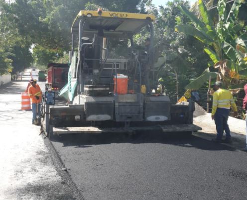 Denuncia Obras Públicas realiza trabajos de asfalto sobre asfalto en Samaná
