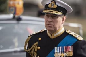 Príncipe Andrés pierde títulos militares por demanda de abuso sexual