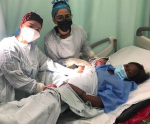Nace primer bebé del año 2022 en el hospital Maternidad La Altagracia