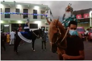 Celebran tradicional desfile de Reyes Magos de Santo Domingo