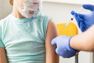 Anuncian inicio de vacunación en niños de 5 a 11 años