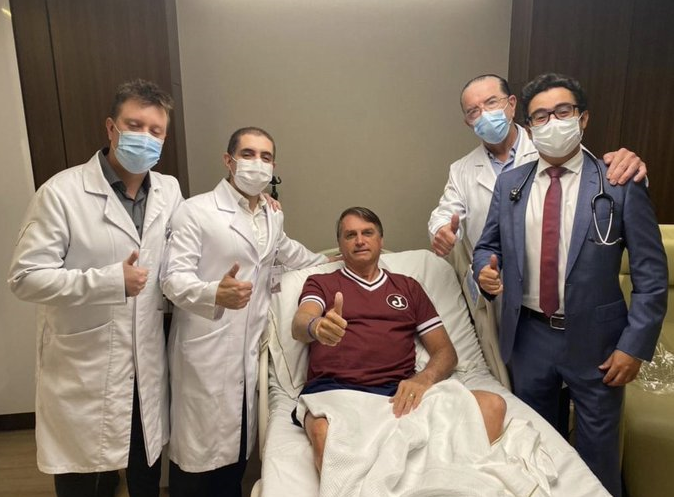 Bolsonaro recibe alta tras dos días ingresado por obstrucción intestinal