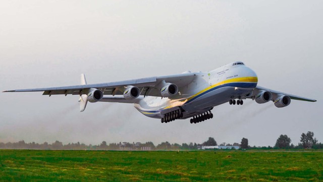 Antonov AN-225, el avión más grande del mundo