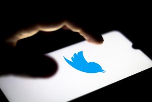 Twitter suspende algunas cuentas que comparten videos y fotos desde Ucrania