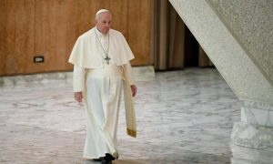El papa acude a embajada rusa ante Santa Sede preocupado por la guerra