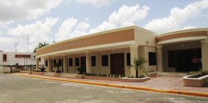 Envían a prisión a tres jóvenes por supuesta agresión en Salcedo