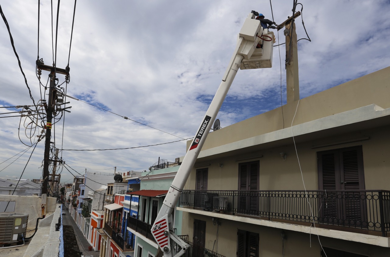 Más de 700.000 clientes en Puerto Rico están sin electricidad