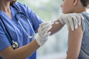 Yamasá: Piden que padres autoricen vacunación a niños contra COVID-19
