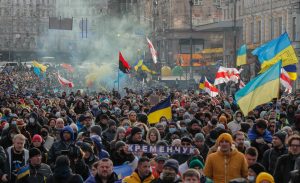 Ucrania pide calma mientras aumentan temores de una invasión rusa