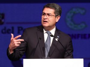 Expresidente Juan Hernández es acusado de tráfico de drogas y armas