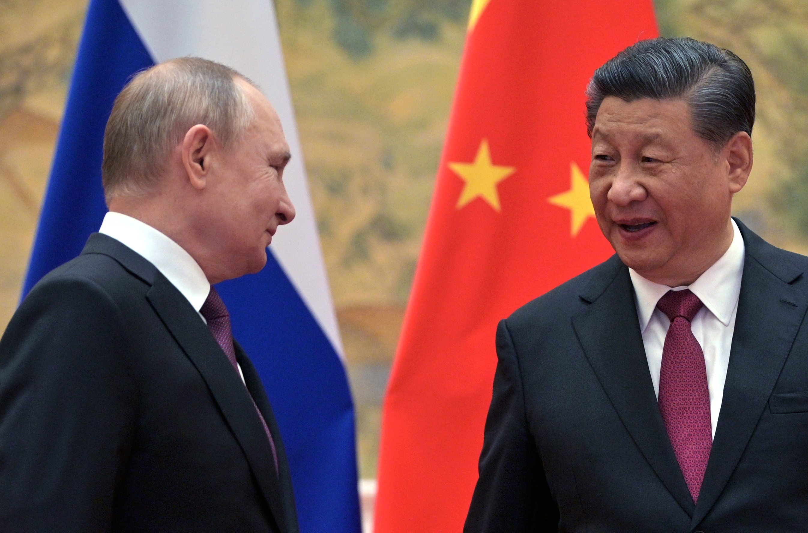 Rusia niega haber pedido ayuda militar y económica a China