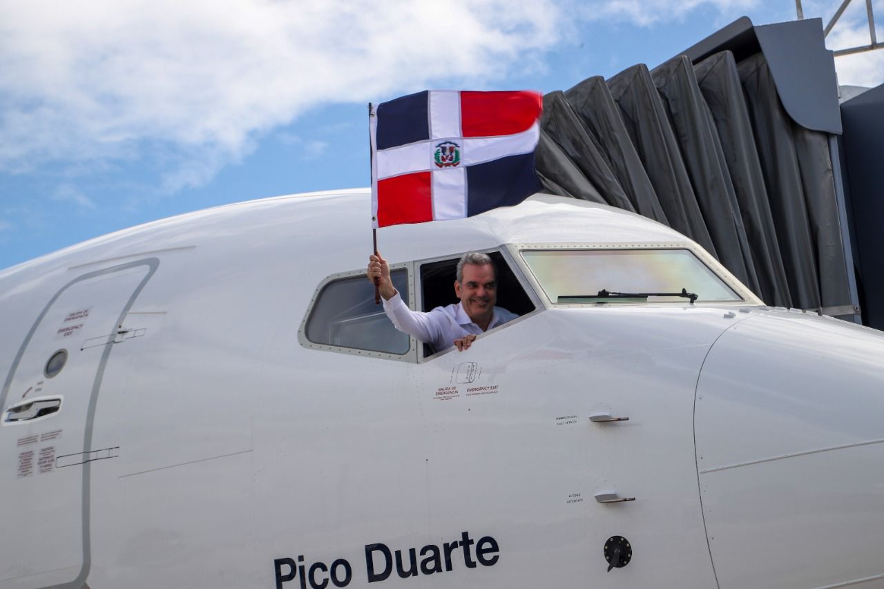 Abinader encabeza lanzamiento de línea aérea dominicana Arajet