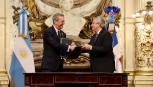 Presidente Abinader firma varios acuerdos de cooperación en Argentina